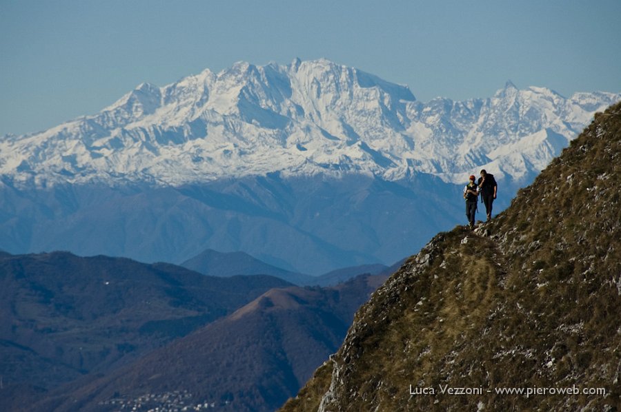 05-L'IMPONENTE FIGURA DEL MONTE ROSA.jpg